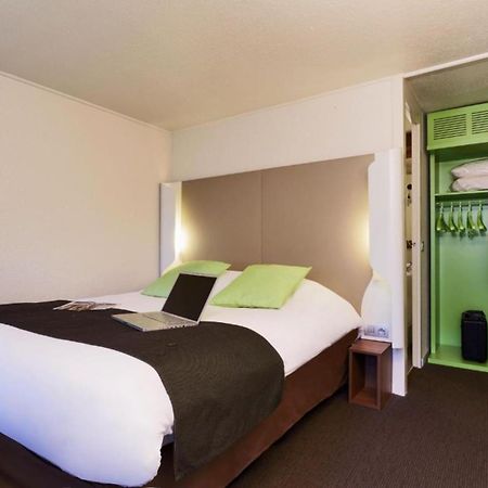 Campanile Saint-Quentin-En-Yvelines Hotel Монтини-льо-Бретоньо Екстериор снимка