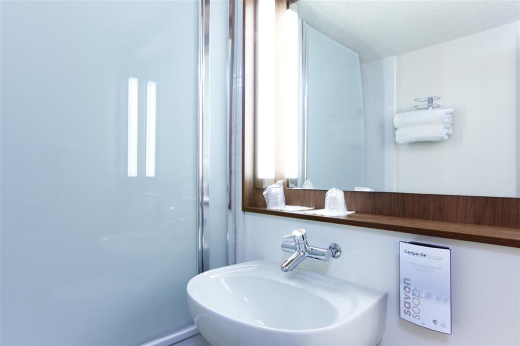 Campanile Saint-Quentin-En-Yvelines Hotel Монтини-льо-Бретоньо Стая снимка