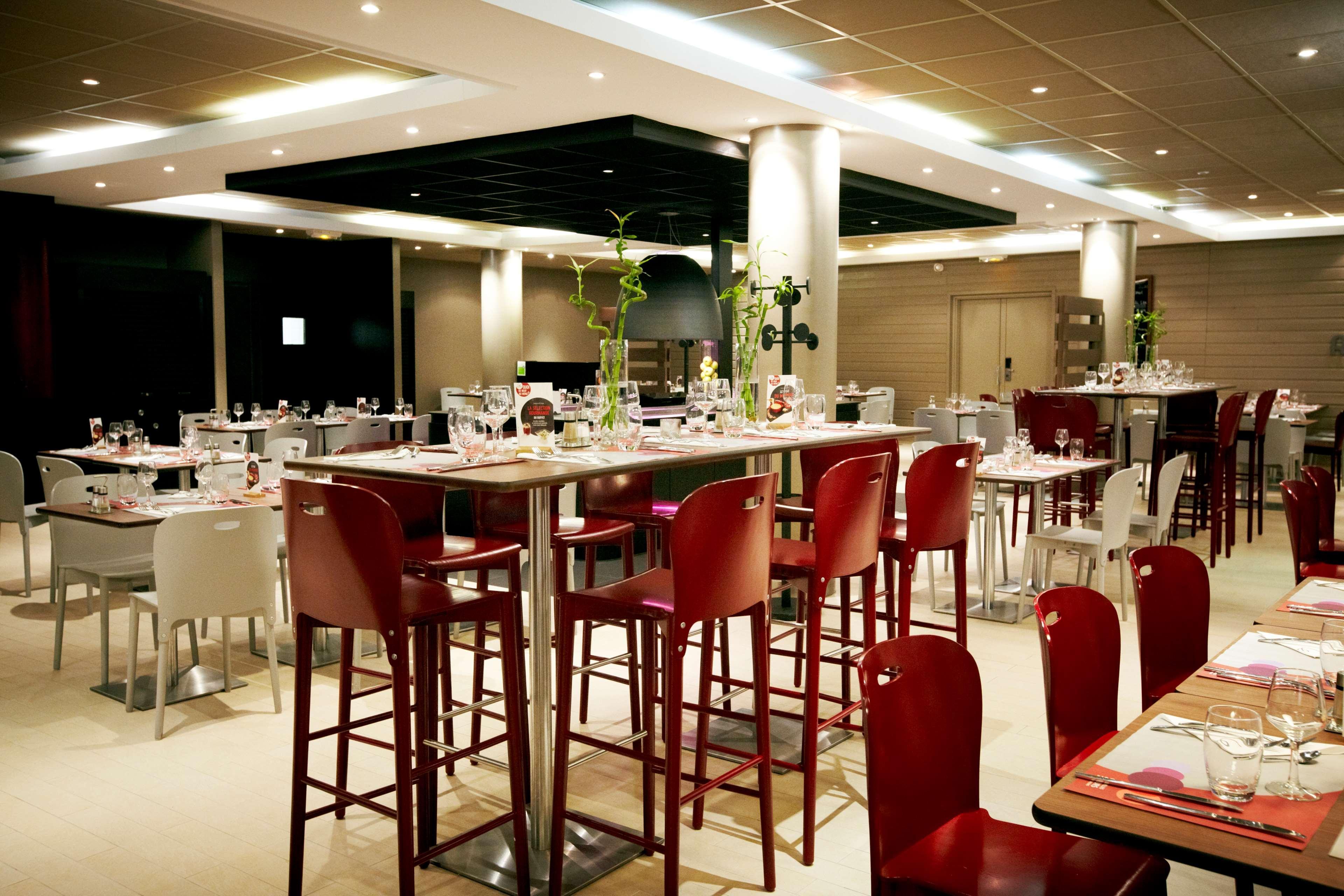 Campanile Saint-Quentin-En-Yvelines Hotel Монтини-льо-Бретоньо Екстериор снимка