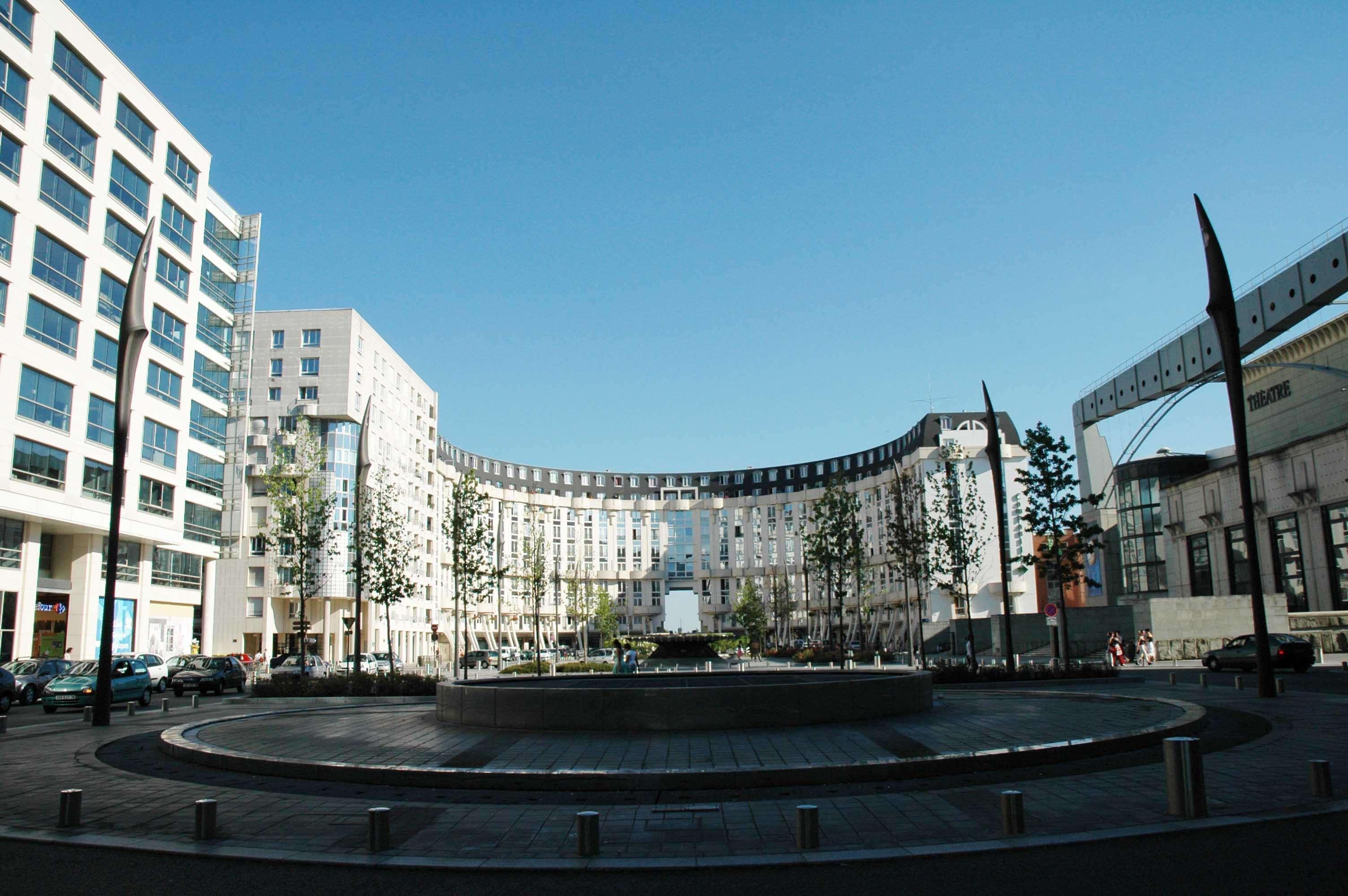 Campanile Saint-Quentin-En-Yvelines Hotel Монтини-льо-Бретоньо Екстериор снимка