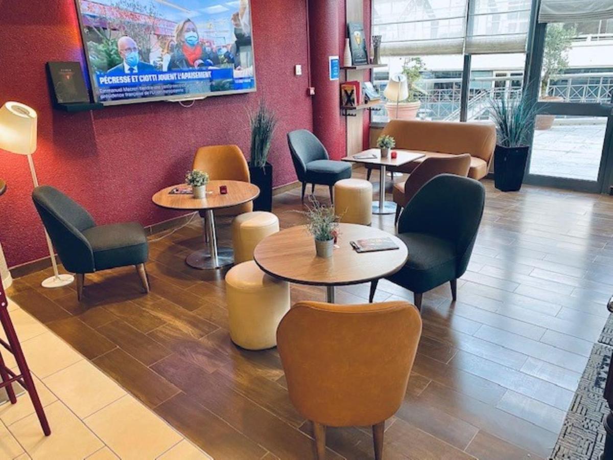 Campanile Saint-Quentin-En-Yvelines Hotel Монтини-льо-Бретоньо Екстериор снимка