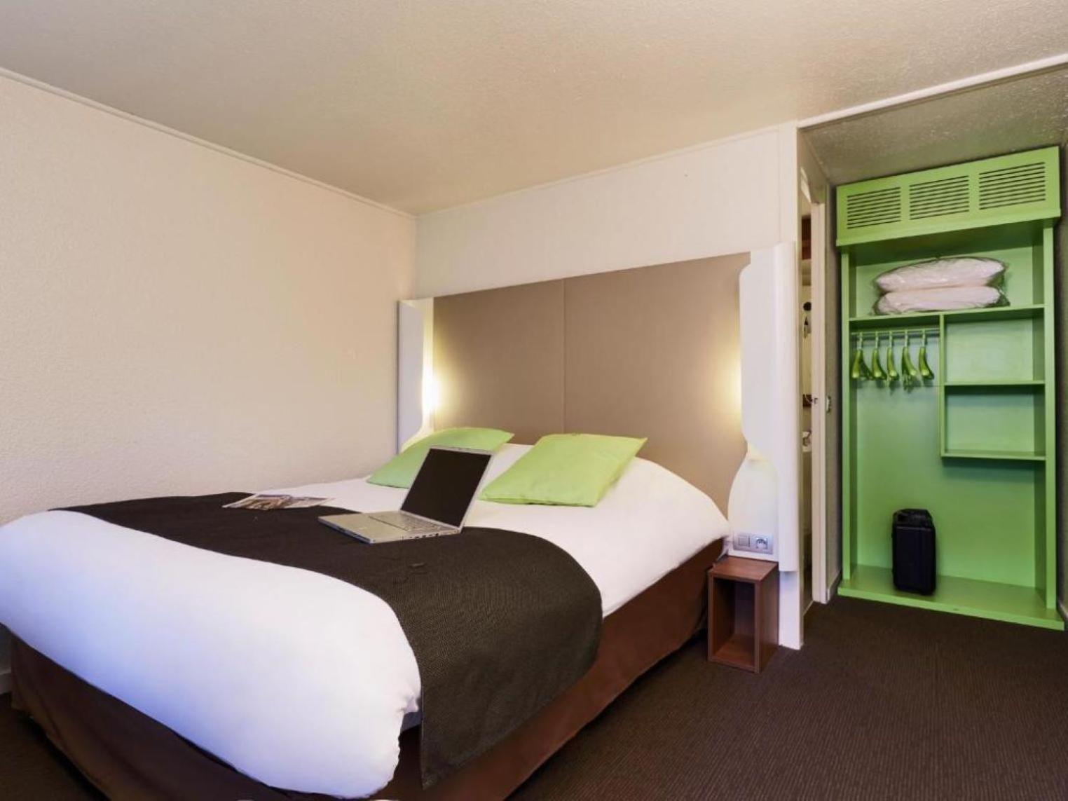 Campanile Saint-Quentin-En-Yvelines Hotel Монтини-льо-Бретоньо Екстериор снимка
