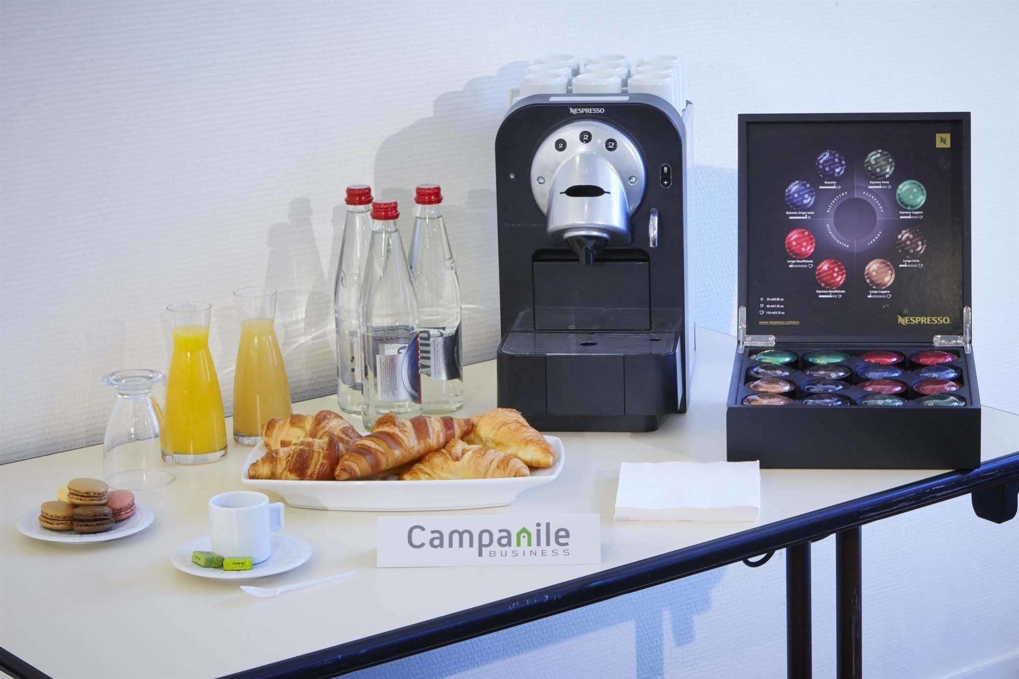 Campanile Saint-Quentin-En-Yvelines Hotel Монтини-льо-Бретоньо Екстериор снимка