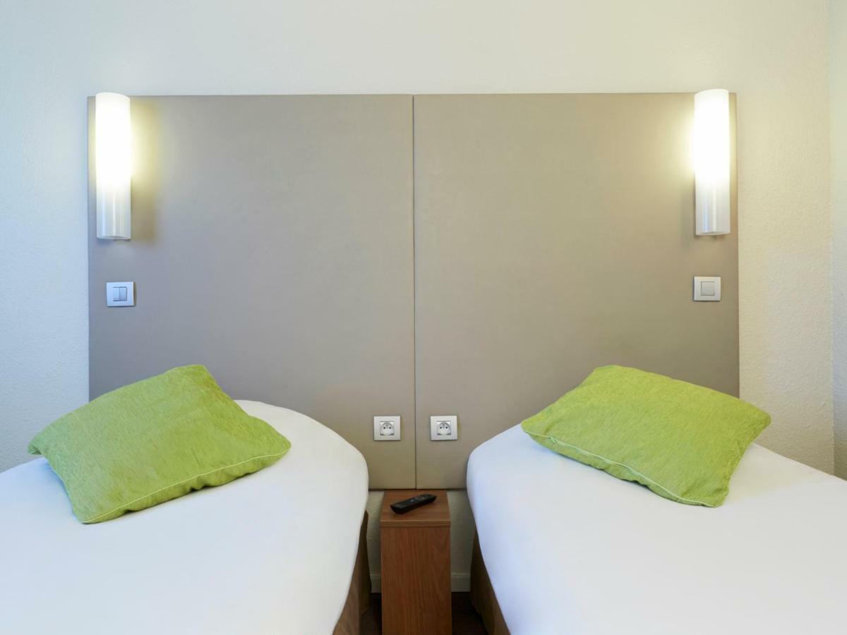 Campanile Saint-Quentin-En-Yvelines Hotel Монтини-льо-Бретоньо Екстериор снимка