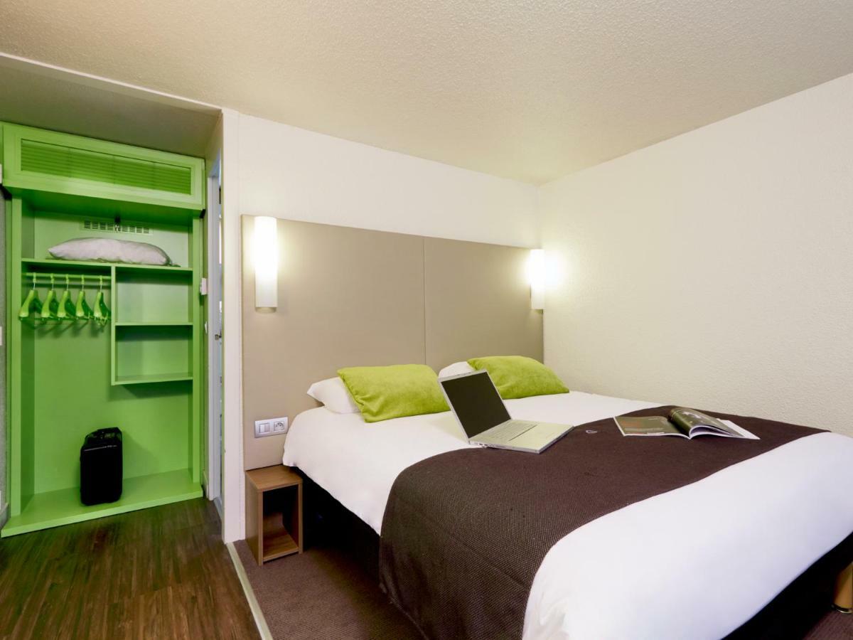 Campanile Saint-Quentin-En-Yvelines Hotel Монтини-льо-Бретоньо Екстериор снимка